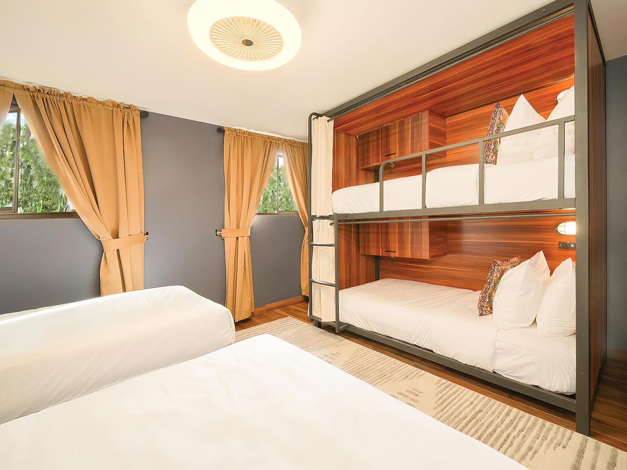 Hotel Socialtel 2*